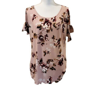 𝅺Tutta Bella Floral Maternity Top Pink Size Large